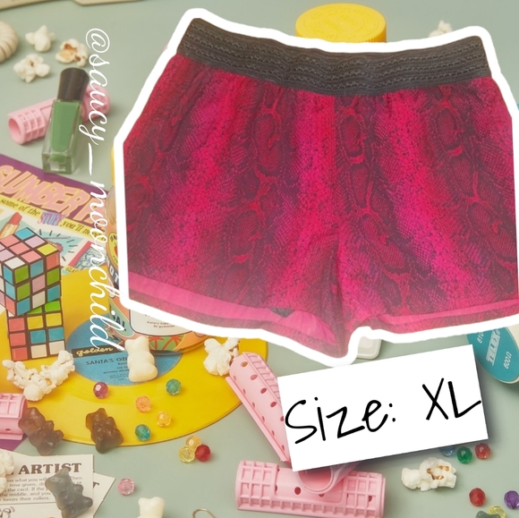 NEW French laundry | burgundy stretch elastic snakeskin shorts pockets XL - Picture 1 of 10